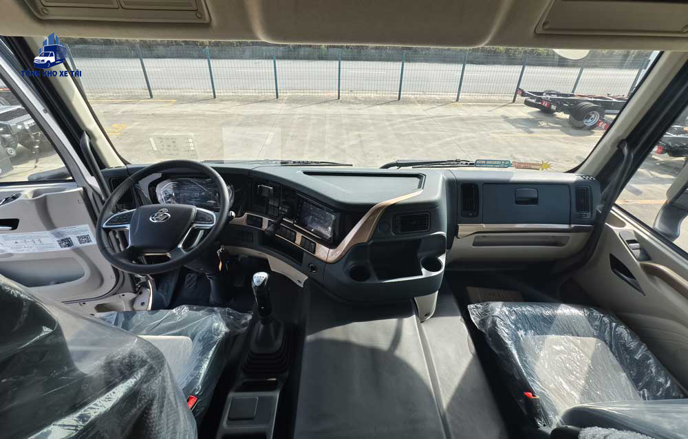 Xe Ben 4 Chân ChengLong H7 390HP Thùng U 15 Khối (Cầu Dầu)